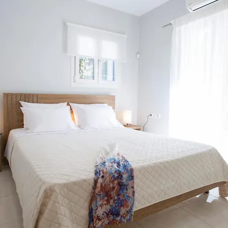 דירה Theros 2 Yénion